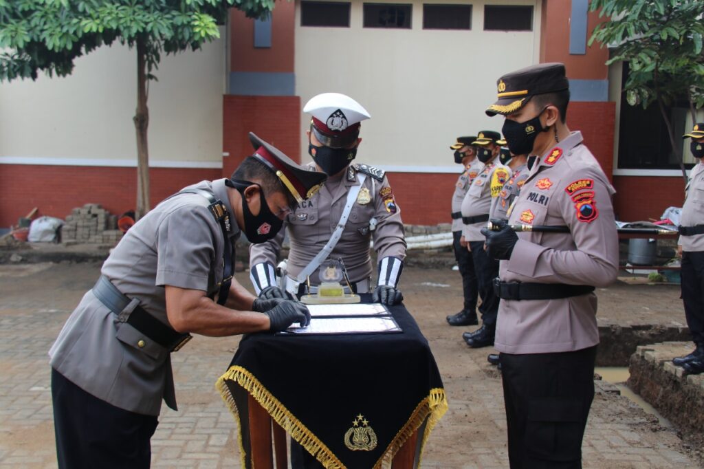 Kapolres Kudus Pimpin Serah Terima Jabatan (SERTIJAB) Di Halaman ...